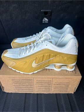 Nike Shox R4 Shoes (Size 9) Women's Refurbished Pearl White/Gold AR3565-010